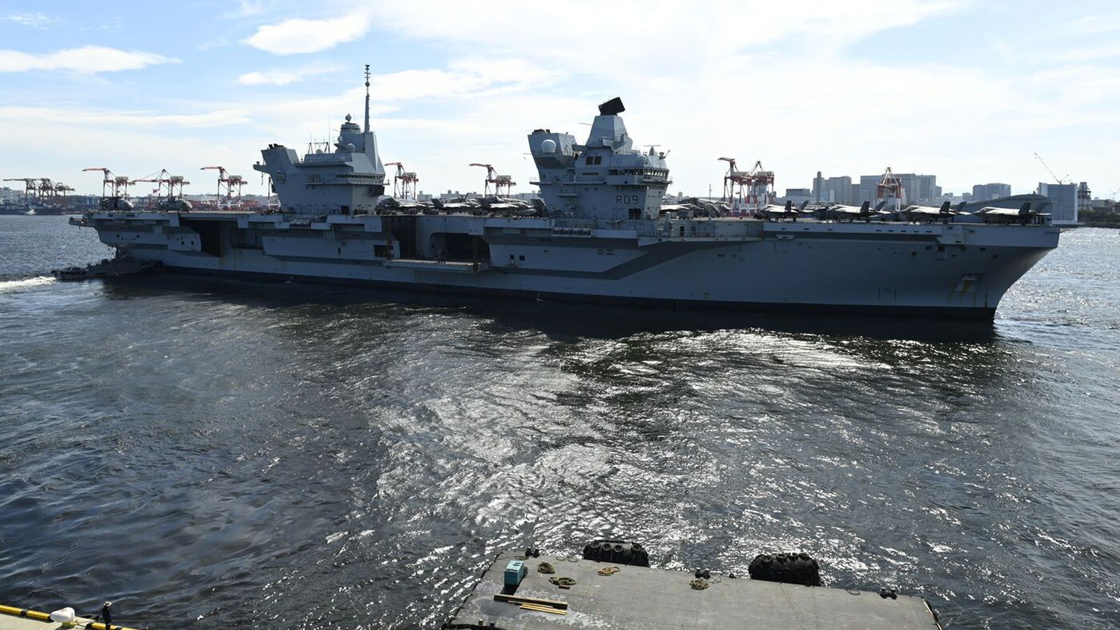 Senda flagg­skip breska flotans á norður­slóðir