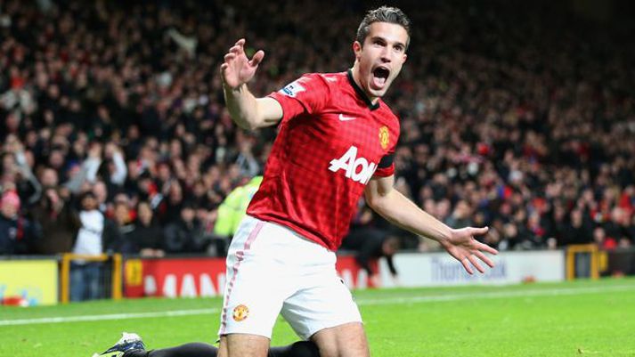 Robin van Persie fagnar sigurmarki sínu.