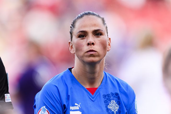 Sara Björk var fyrirliði Íslands áður en hún lagði landsliðsskóna á hilluna. 