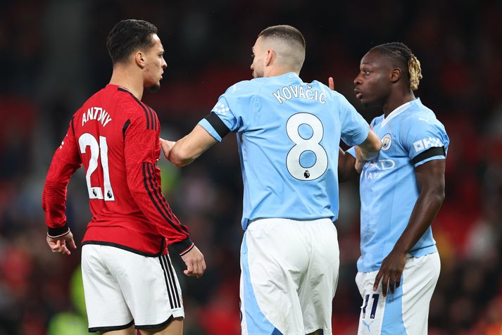 Antony lét mótlætið fara í taugarnar á sér og lét reiði sína bitna á Jérémy Doku í leik Manchester United og City.