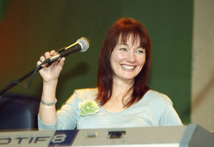 Lari White á tónleikum árið 2004.