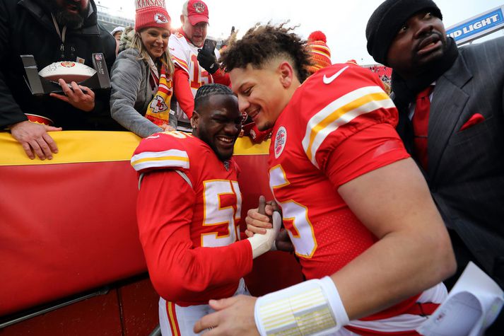 Patrick Mahomes og félagar í Kansas City Chiefs fengu óvænta hjálp frá Höfrungunum frá Miami og sitja því hjá í fyrstu umferð úrslitakeppninnar um næstu helgi.