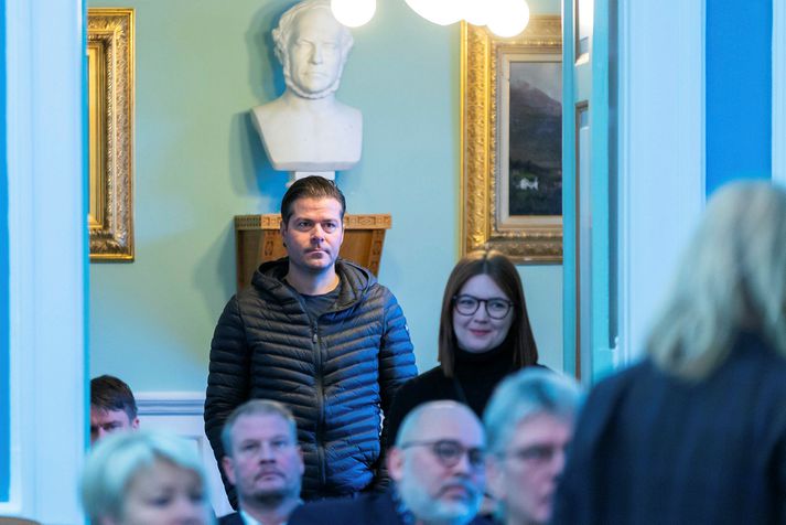 Jón Þór Ólafsson er formaður stjórnskipunar- og eftirlitsnefndar Alþingis. Hann og kollegar hans á þingi munu koma saman í næstu viku, í miðju sumarfríi.