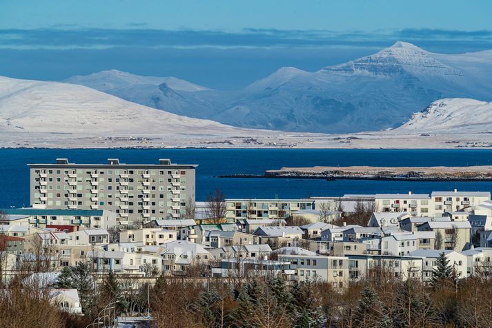 Auglýst fermetraverð nýbygginga í október var 17 prósent hærra en í október 2017 en meðalfermetraverð annarra íbúða hækkaði um þrjú prósent á sama tímabili.