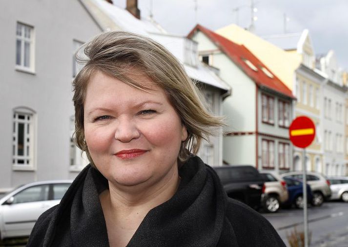 Kristjana Stefánsdóttir söngkona gat ekki selt rakaskemmt húsnæði sitt og tók bankinn þess vegna við því. 