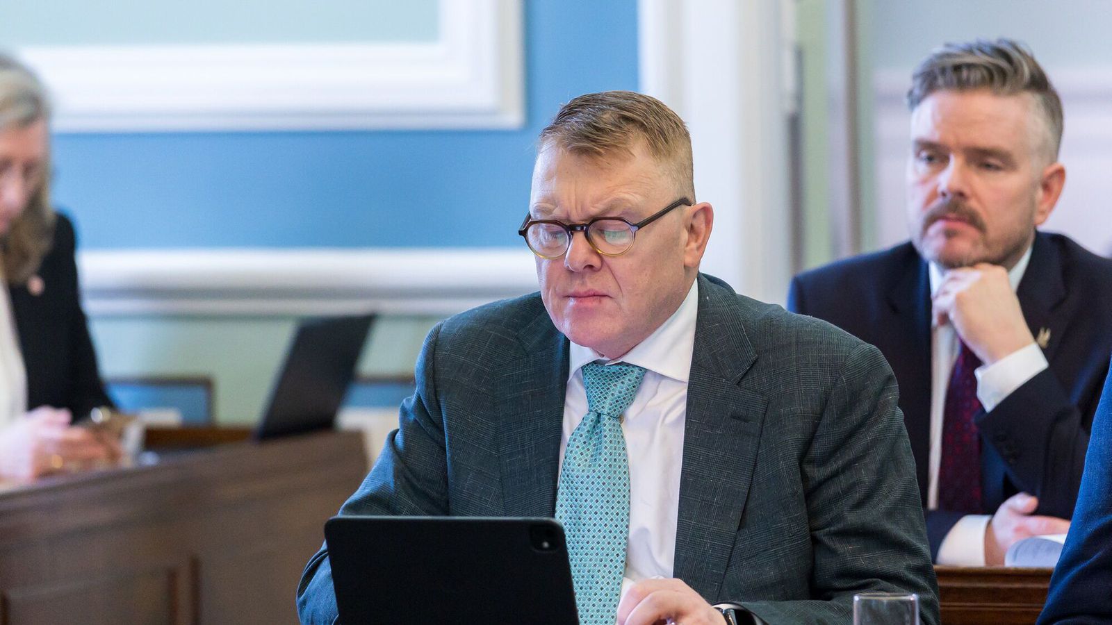 Segist ekkert hafa fengið greitt: „Pólitískur hráskinnaleikur“
