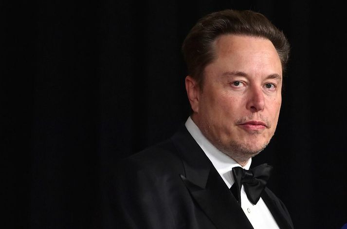 Musk getur þó tekið málið upp að nýju óski hann þess.
