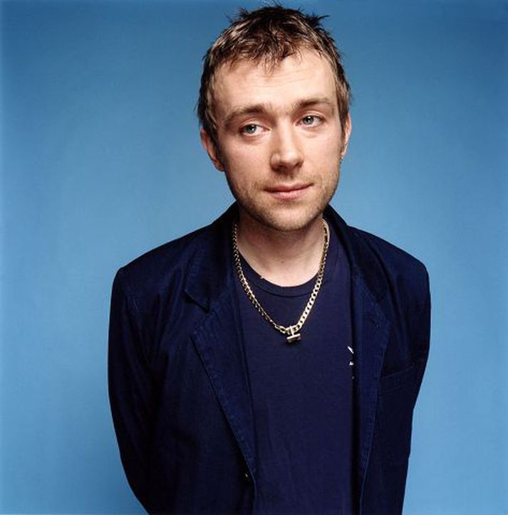 Damon ALbarn Hvílir sig á gerð sólóplötu með því að stofna nýja hljómsveit. Fyrsta plata sveitarinnar kemur út í byrjun næsta árs.
