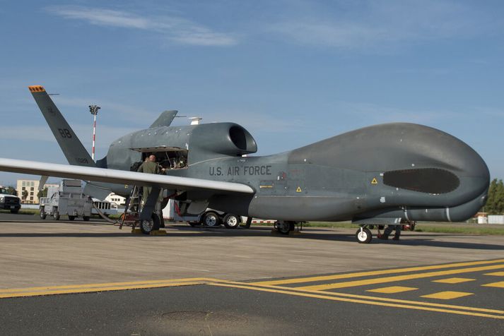 Dróninn var af gerðinni RQ-4A Global Hawk.