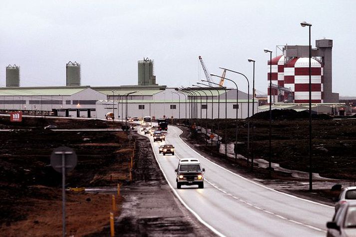 Álverið í Straumsvík Bæjarstjórinn í Hafnarfirði óskar nánari upplýsinga frá Alcan.
