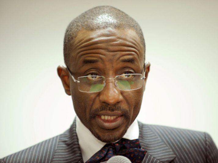 Sanusi Lamido Aminu Sanusi, seðlabankastjóri Nígeríu, dældi tæpum þremur milljörðum evra í fjármálafyrirtæki til að varna þeim frá gjaldþroti.