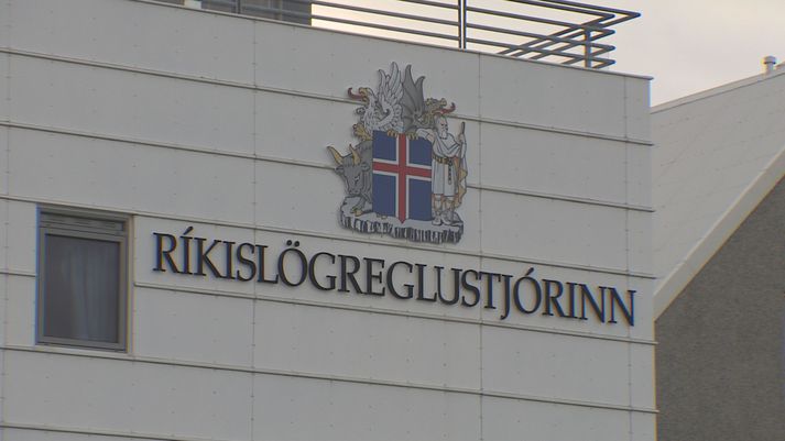 Embætti ríkislögreglustjóra er skylt að innheimta 200 milljónir króna umfram rekstrarkostnað lögreglubifreiða í ríkissjóð.