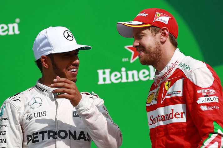 Sebastian Vettel sækist eftir sínum fimmta titli en Lewis Hamilton getur unnið sinn þriðja.