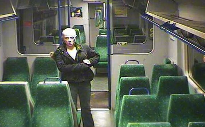 Þessa mynd úr öryggismyndavél af Anneli Alderton birti lögregla um helgina.