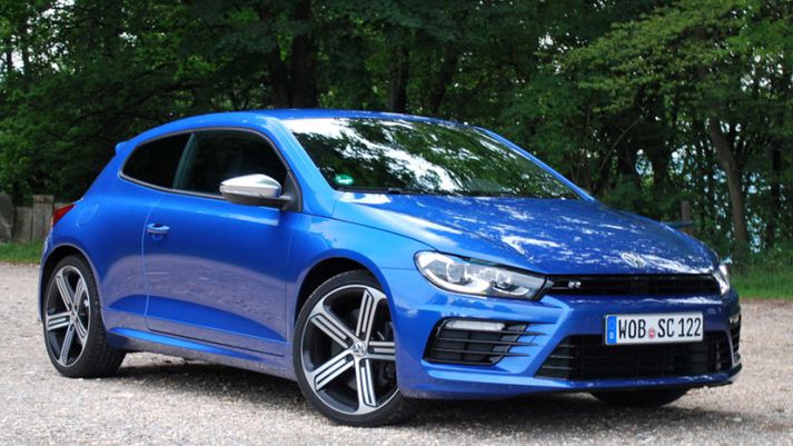 Volkswagen Scirocco hefur ávallt verið fallegur og sportlegur bíll og hálfgerð synd að framleiðslu hans sé nú hætt.