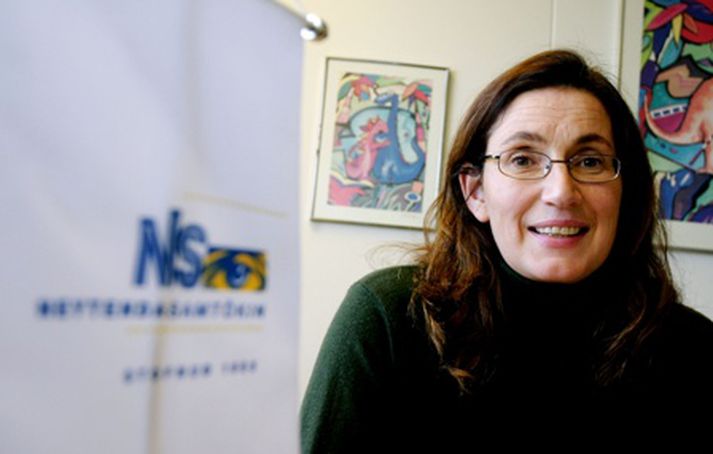 Þuríður Hjartardóttir, framkvæmdastjóri Neytendasamtakanna, gagnrýnir að almennir notendur beri gjaldskrárhækkunina einir. Mynd/ Pjetur.