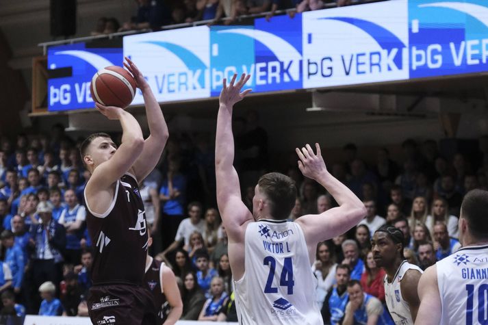 Viktor í leiknum í kvöld.