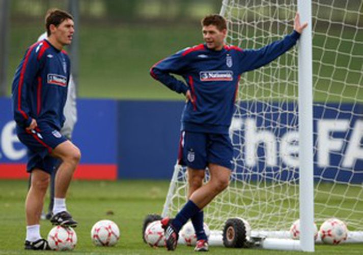 Barry og Gerrard á æfingu með enska landsliðinu