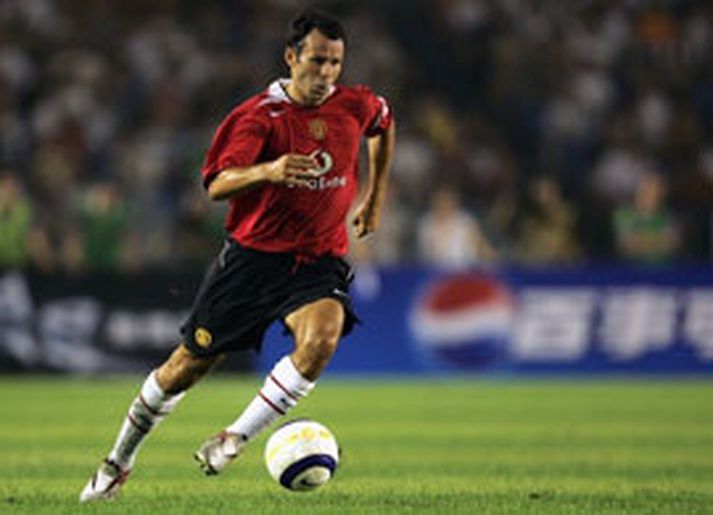 Ryan Giggs á siglingu.