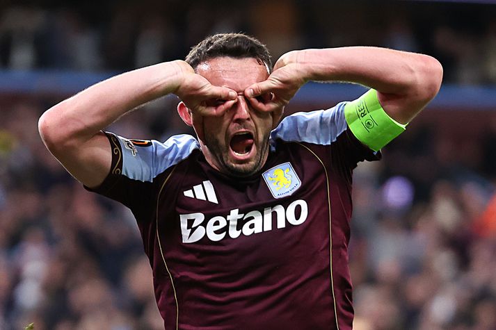 John McGinn fyrirliði Aston Villa fagnar hér marki í Evrópudeildinni á dögunum