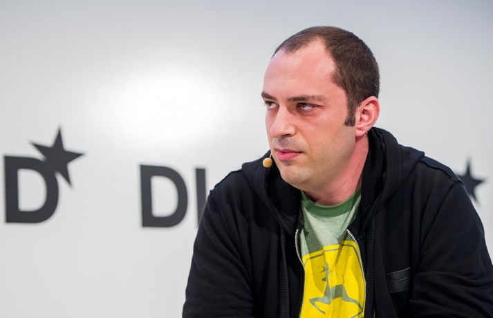 Jan Koum, einn stofnenda WhatsApp, mun taka sæti í stjórn Facebook.