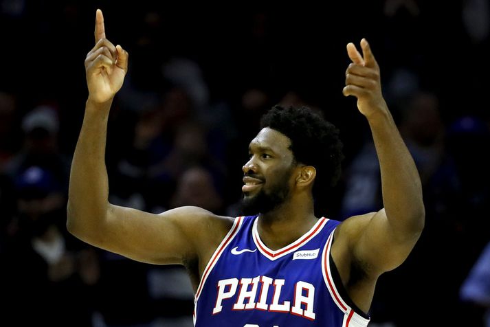 Joel Embiid var í tröllaham í sigri á Boston í nótt.