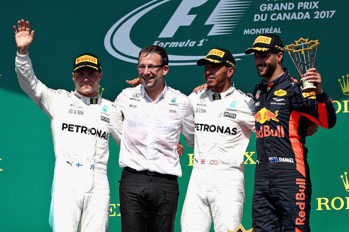 Valtteri Bottas, Lewis Hamilton og Daniel Ricciardo á verðlaunapalli í dag.
