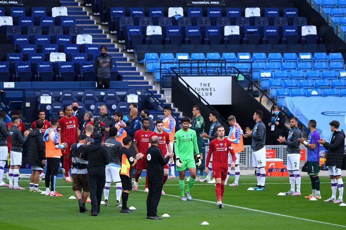 Leikmenn City stóðu heiðursvörð fyrir Liverpool fyrir leik. Þeir fengu þó þann heiður að sigra leikinn. 