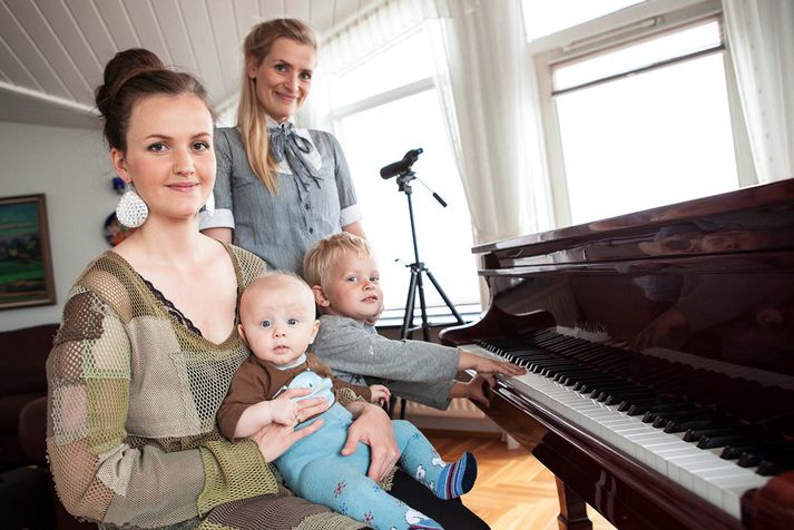 Ragnheiður Gröndal og Védís Hervör spila í Viðey 19. júní.