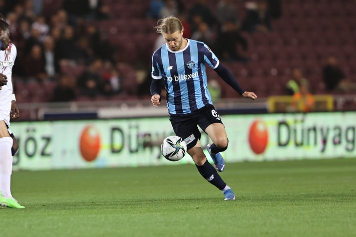 Birkir Bjarnason í búningi Adana Demirspor.