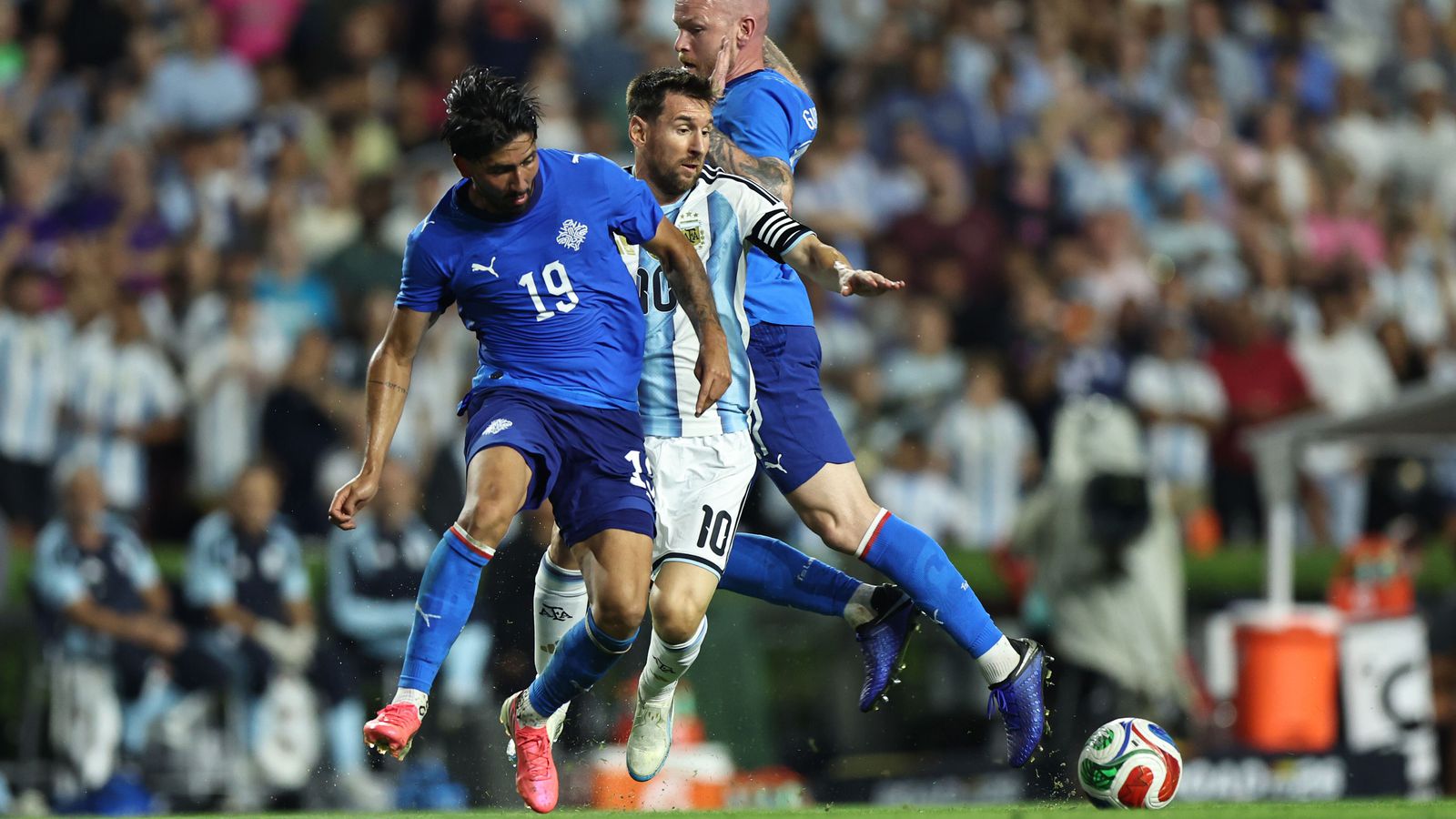Ís­land og Argentína hækkuðu sig bæði á FIFA-listanum