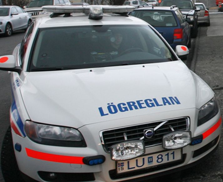 Lögreglan auglýsir eftir vitnu að slysinu.