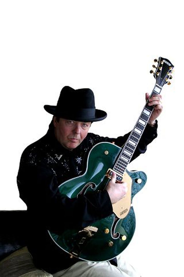 Johnny Cash Íslands?
Björgvin Halldórsson syngur nýja lag Baggalúts og þykir minna á sjálfan Johnny Cash.