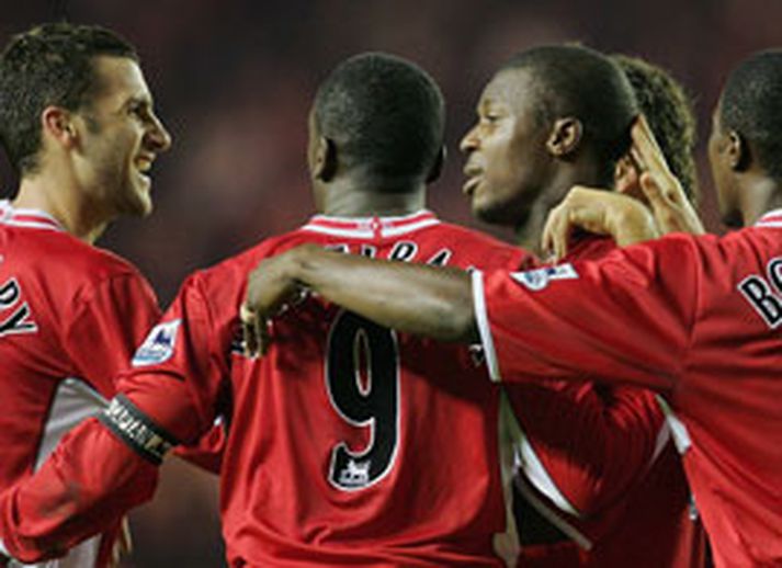 Leikmenn Boro fagna ákaft gegn Man Utd í dag og höfðu fjórfalda ástæðu til.