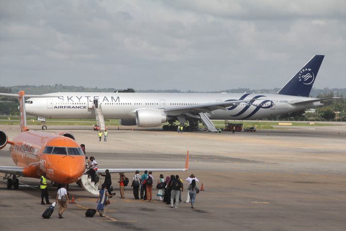 Farþegaþota Air France sem var lent á flugvellinum í Mombasa í Keníu.