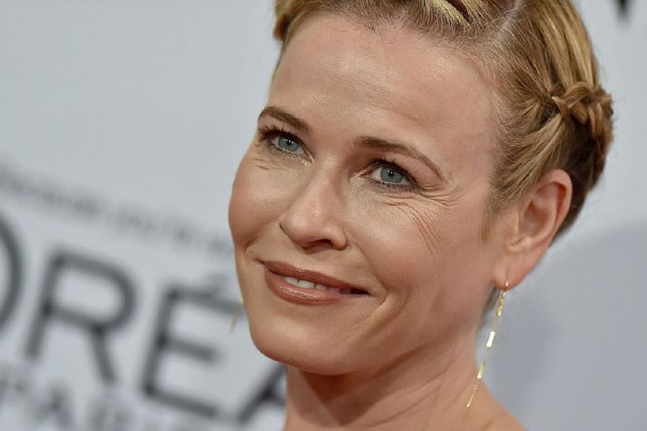 Chelsea Handler er þekkt fyrir að vera bráðfyndin en hlátur er henni einmitt ofarlega í huga þegar hún minnist bróður síns. Hún segir Chet hafa kennt sér að hlæja.