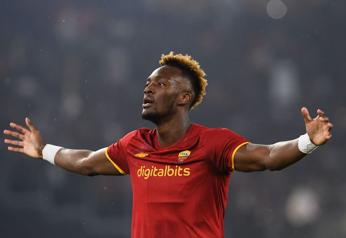 Tammy Abraham tryggði Rómverjum sæti í úrslitum.