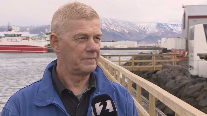 Ólafur Ólafsson, skipstjóri á Hval 9, í Reykjavíkurhöfn í dag.