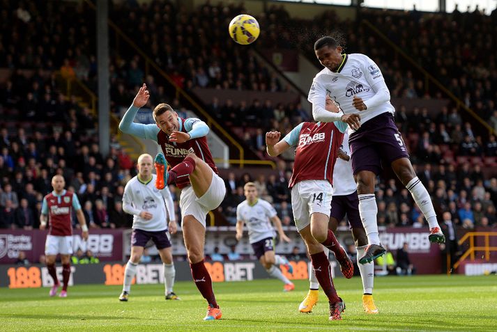 Eto´o skorar með skalla