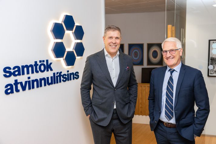 Bjarni Benediktsson með Jóni Ólafi Halldórssyni, formanni SA.