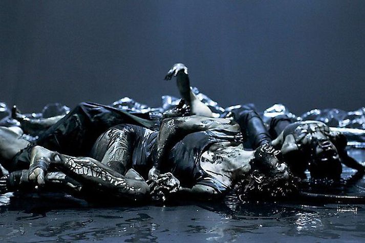listdans Úr nýju verki Ernu Ómars­dóttur sem húnn vann fyrir Chunky Move, einn helsta listdansflokk Ástralíu.
Mynd/Melbourne Arts Festival