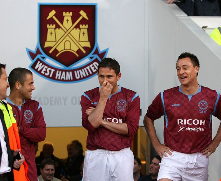 Tríóið sést hér á hliðarlínunni á Upton Park í gær.