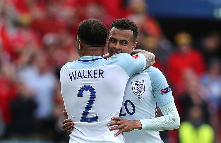 Walker og Alli voru félagar með lands - og félagsliðum, þar til Walker fór til Manchester City í sumar