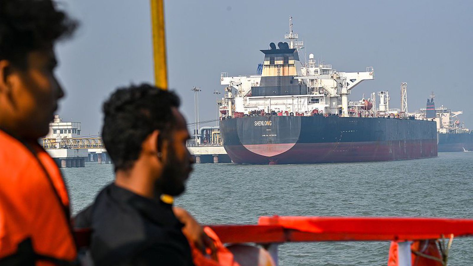 Hormússund sagt lokað á ný