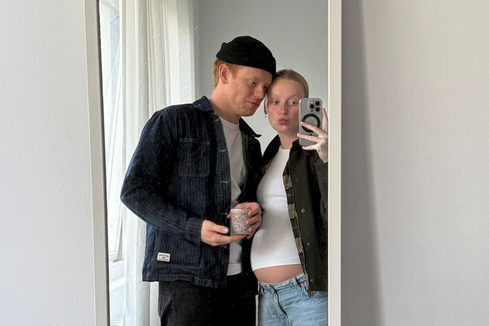 Listaparið Birta og Króli eiga von á frumburðinum núna í desember.