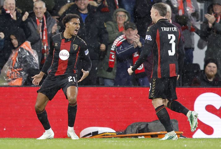Amine Adli fagnar frábæru marki sínu fyrir Bournemouth í 3-0 sigri á AC Milan.
