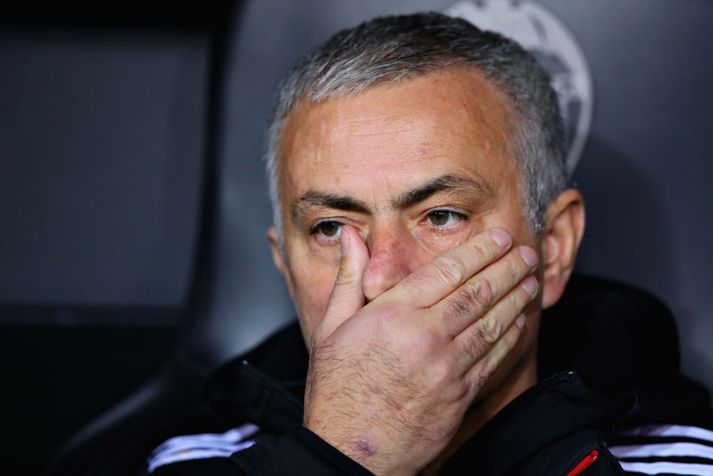 Mourinho sleppur við að sitja inni