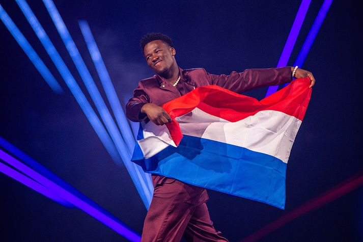 Claude var fulltrúi Hollendinga í Basel í Sviss í maí. Hann flutti lagið C'est la vie.