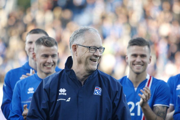 Lars Lagerbäck landsliðsþjálfari hefur marga fjöruna sopið í bransanum. Hér er hann á Laugardalsvelli í gærkvöldi eftir sinn síðasta landsleik hér á landi. 