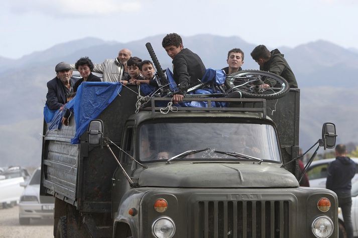 Armenar á flótta frá Nagorno-Karabakh.